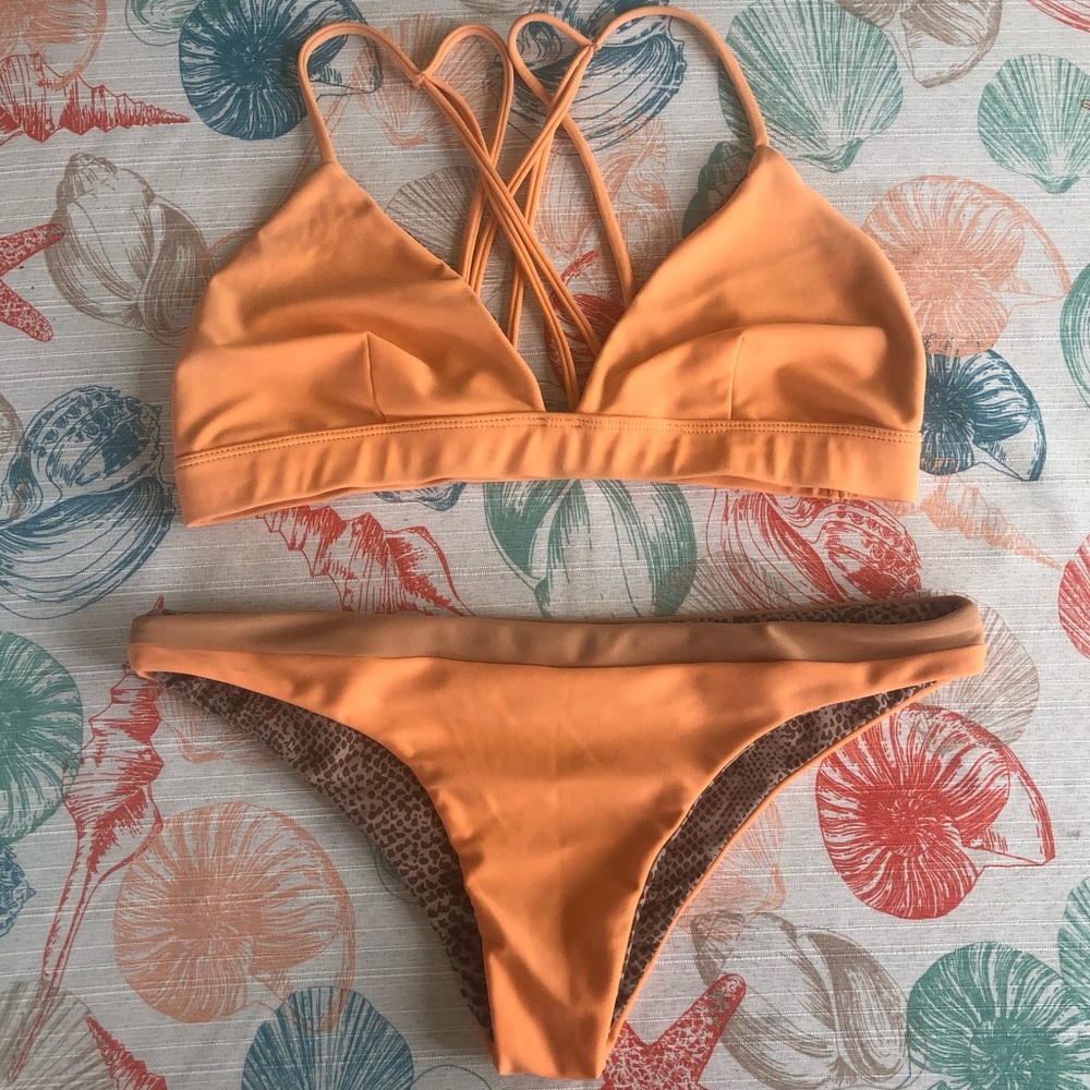 SOLD!🌸Acacia Loquat Set